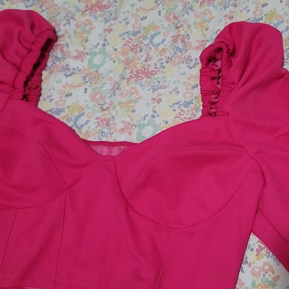 Sweetheart Neck Gigot Sleeve Crop Top